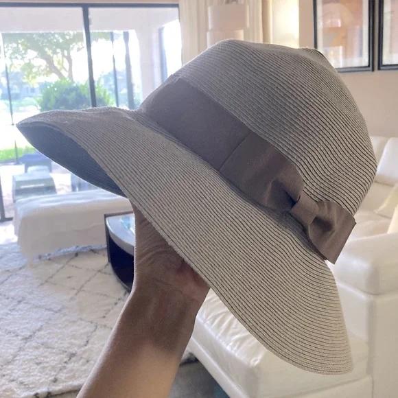 Brontë grey wide brim straw hat Chloé-wide brim sun hat-grey-OSFA-packable straw hat  main image 2